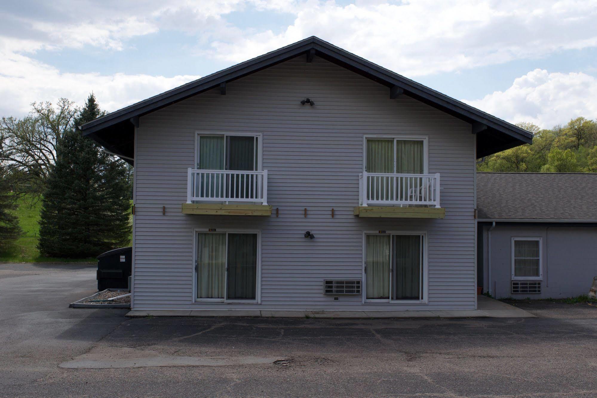 Amerivu Inn & Suites - St Croix Falls Saint Croix Falls Exterior photo