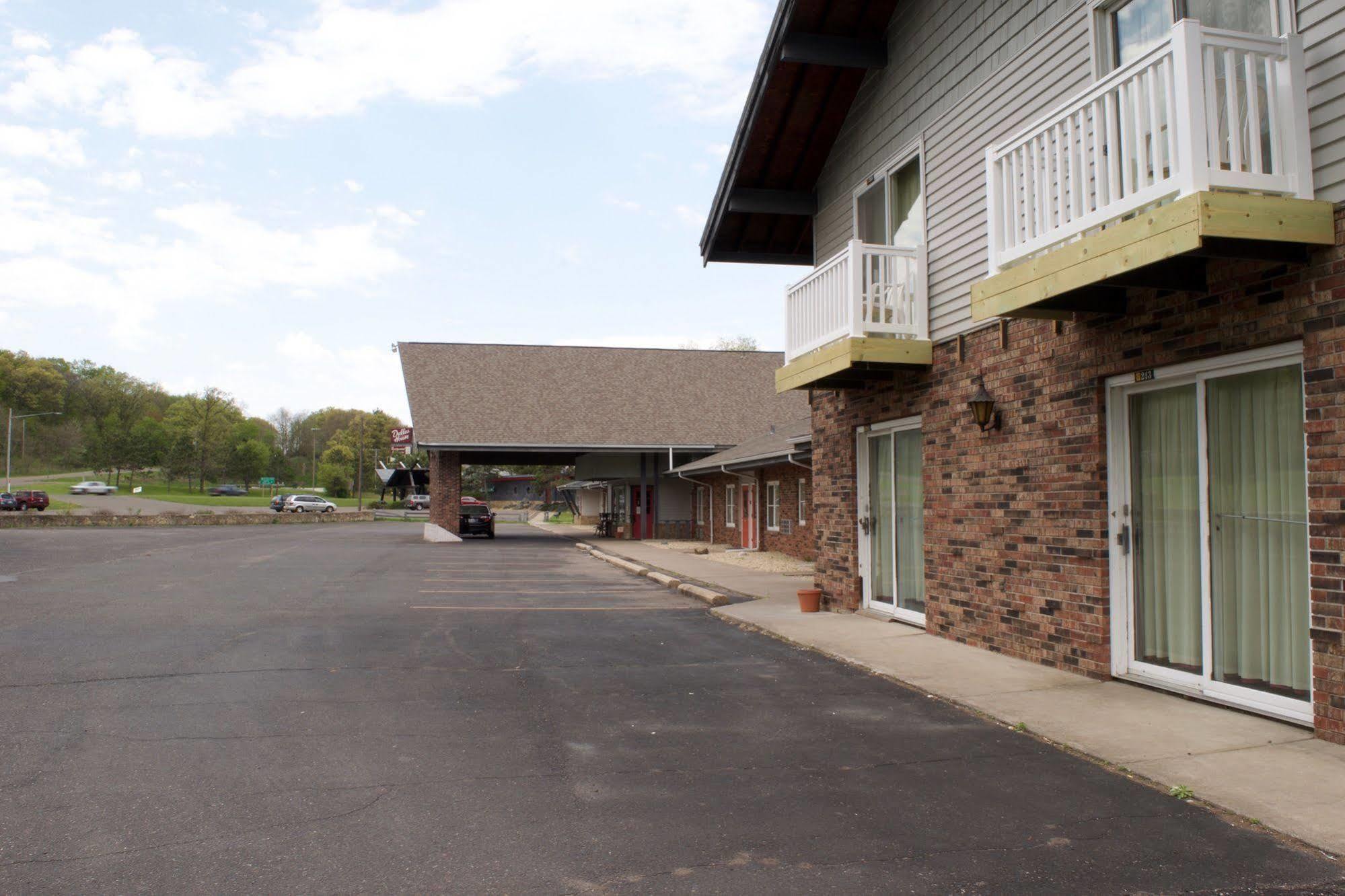 Amerivu Inn & Suites - St Croix Falls Saint Croix Falls Exterior photo